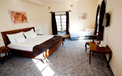 Franciaágyas (pótágyazható) szoba