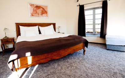 Franciaágyas (pótágyazható) szoba